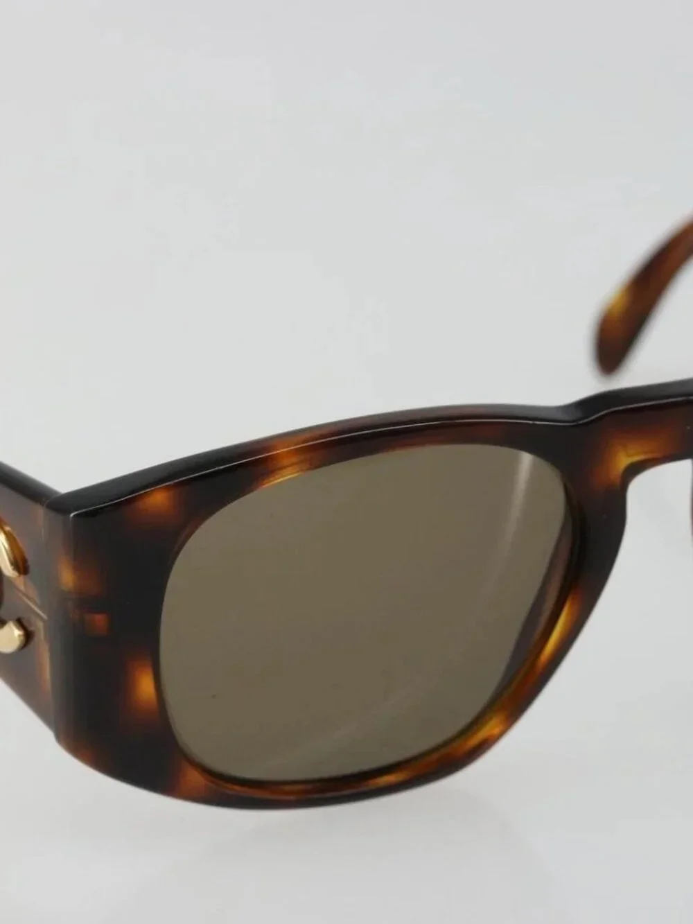 CHANEL brand	chanel color	brown